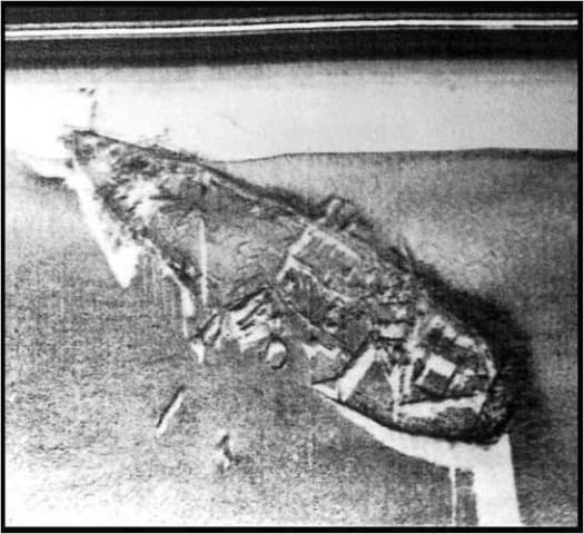 A side-scan sonar return showing a shipwreck resting on the seabed